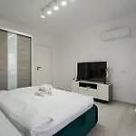 Plaza 197 아파트 *