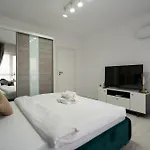 Plaza 197 Апартаменти Бухарест